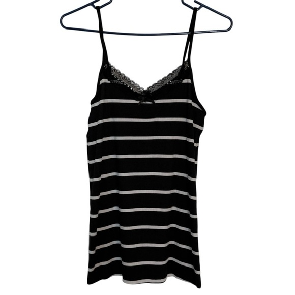 ❤️‍🔥Torrid Black and White Striped Camisole with Lace Trim - Picture 1 of 6